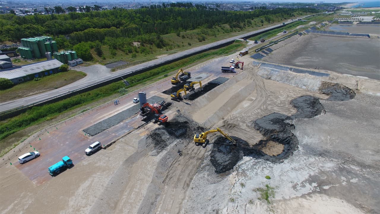 金沢港(大野地区)泊地(-10m)土砂運搬工事(その5)