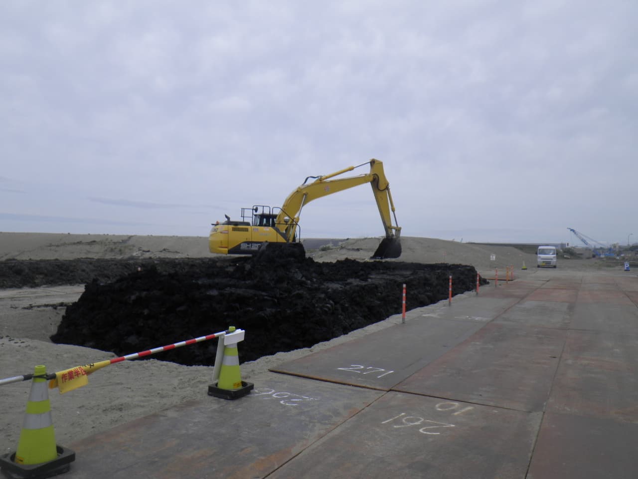 金沢港（大野地区）泊地（-10ｍ）土砂運搬工事（その６）