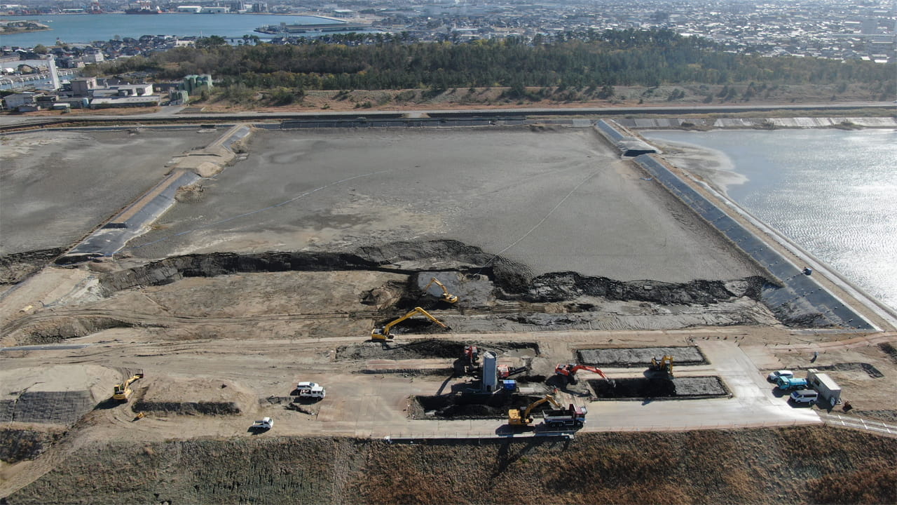 金沢港(大野地区)泊地(-10m)土砂運搬工事(その２)