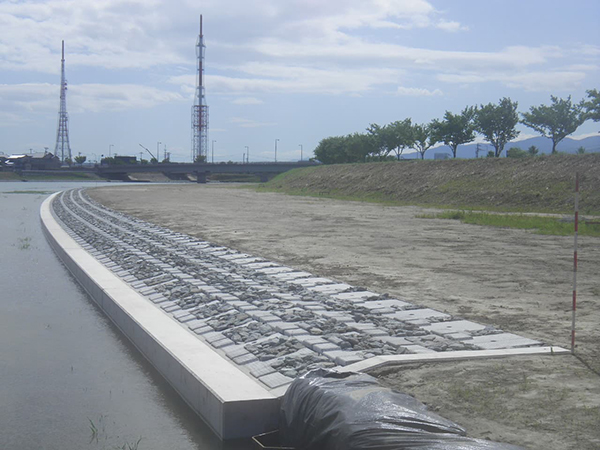 二級河川犀川広域河川改修工事(佐奇森護岸１工区)