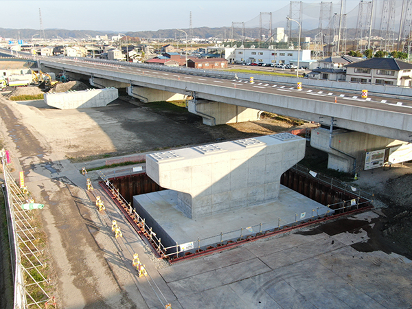 金沢外環状道路　海側幹線Ⅳ期　地方道改築工事改築工事（浅野川橋梁　海側Ｐ１４橋脚工）